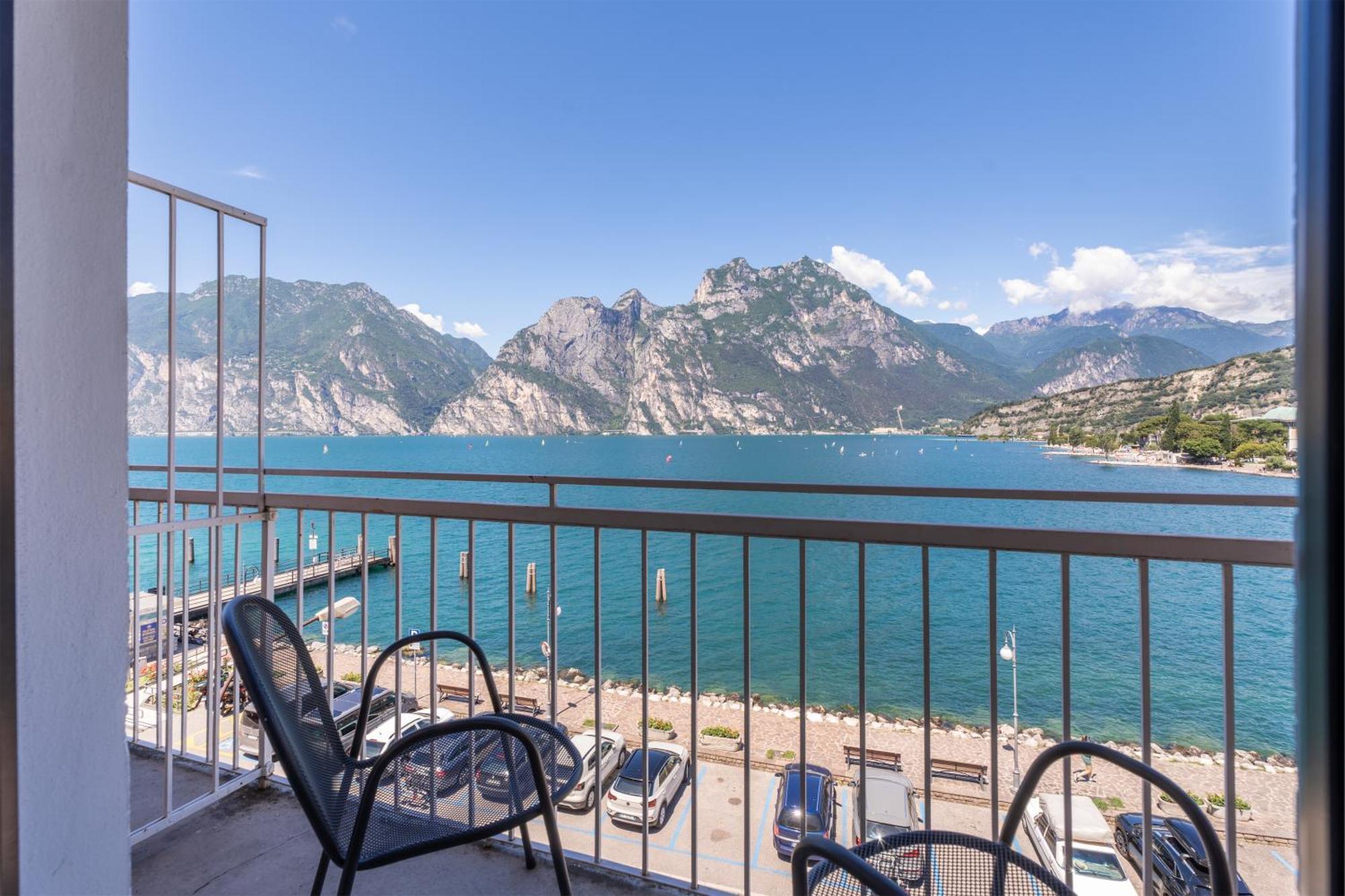 Lake Hotel Ifigenia 토르볼레 외부 사진