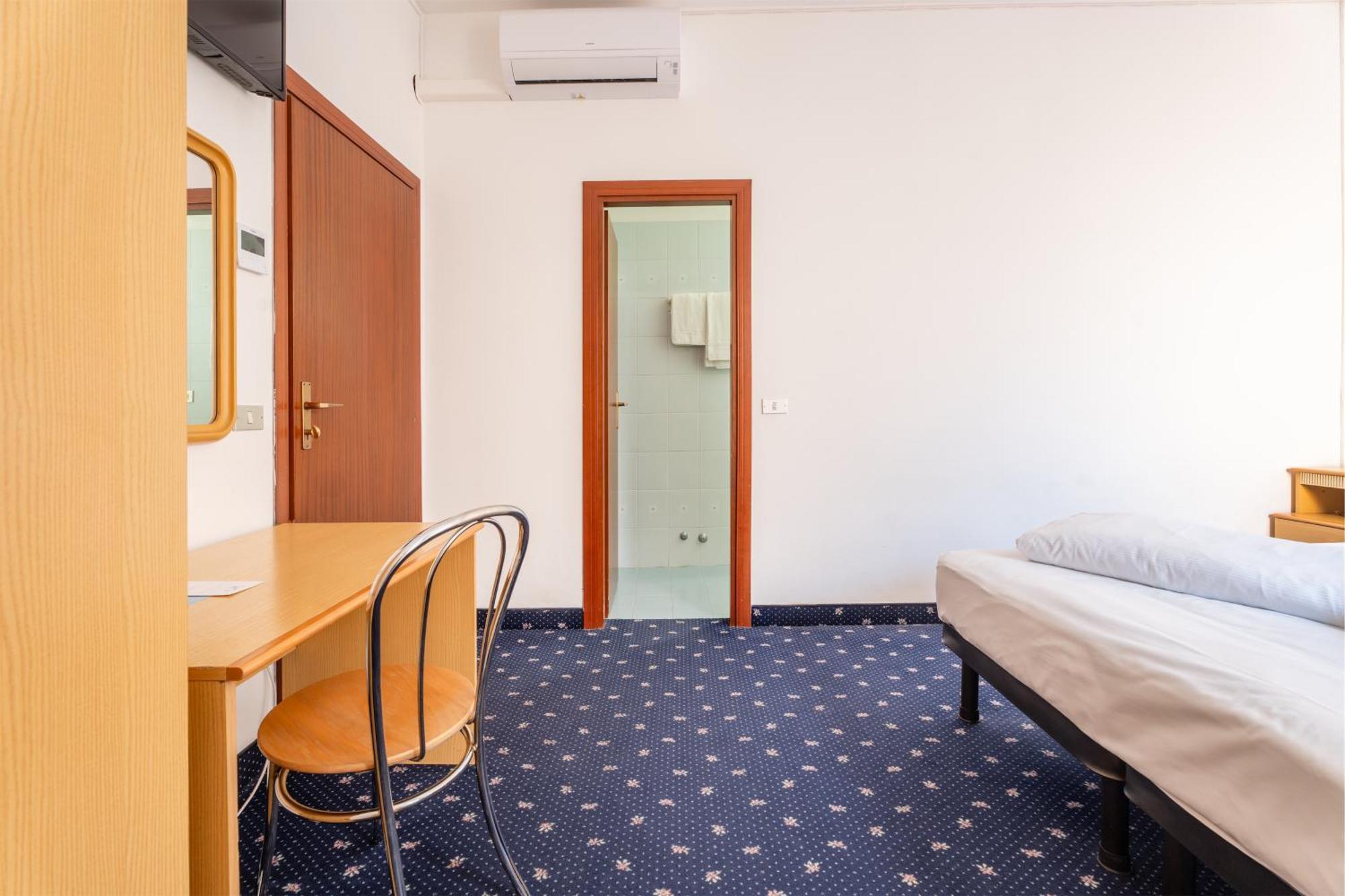 Lake Hotel Ifigenia 토르볼레 외부 사진