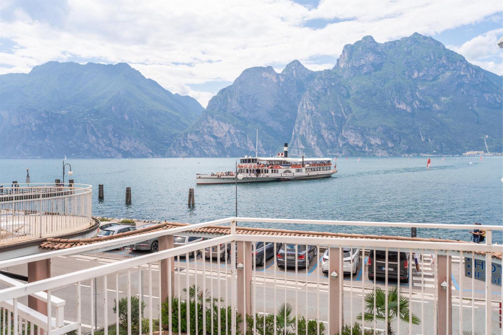 Lake Hotel Ifigenia 토르볼레 외부 사진