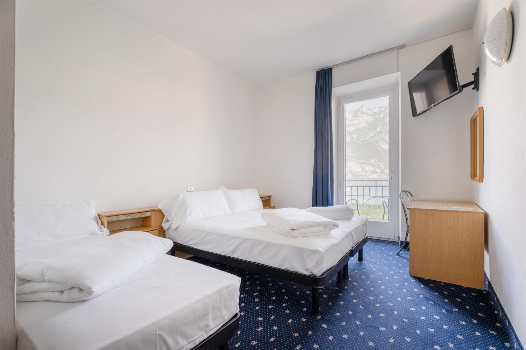 Lake Hotel Ifigenia 토르볼레 외부 사진