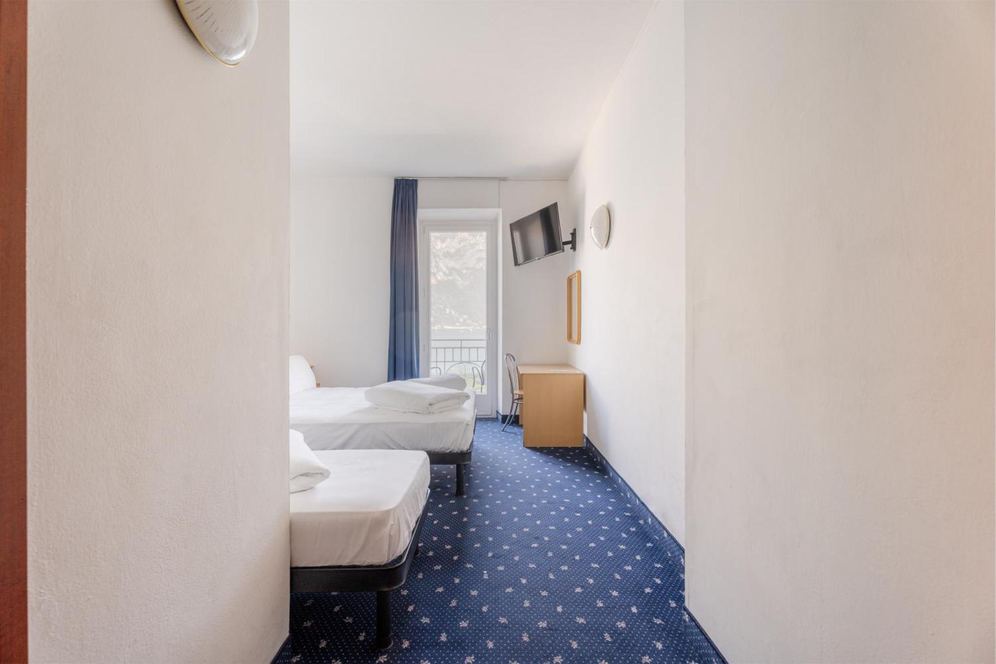 Lake Hotel Ifigenia 토르볼레 외부 사진
