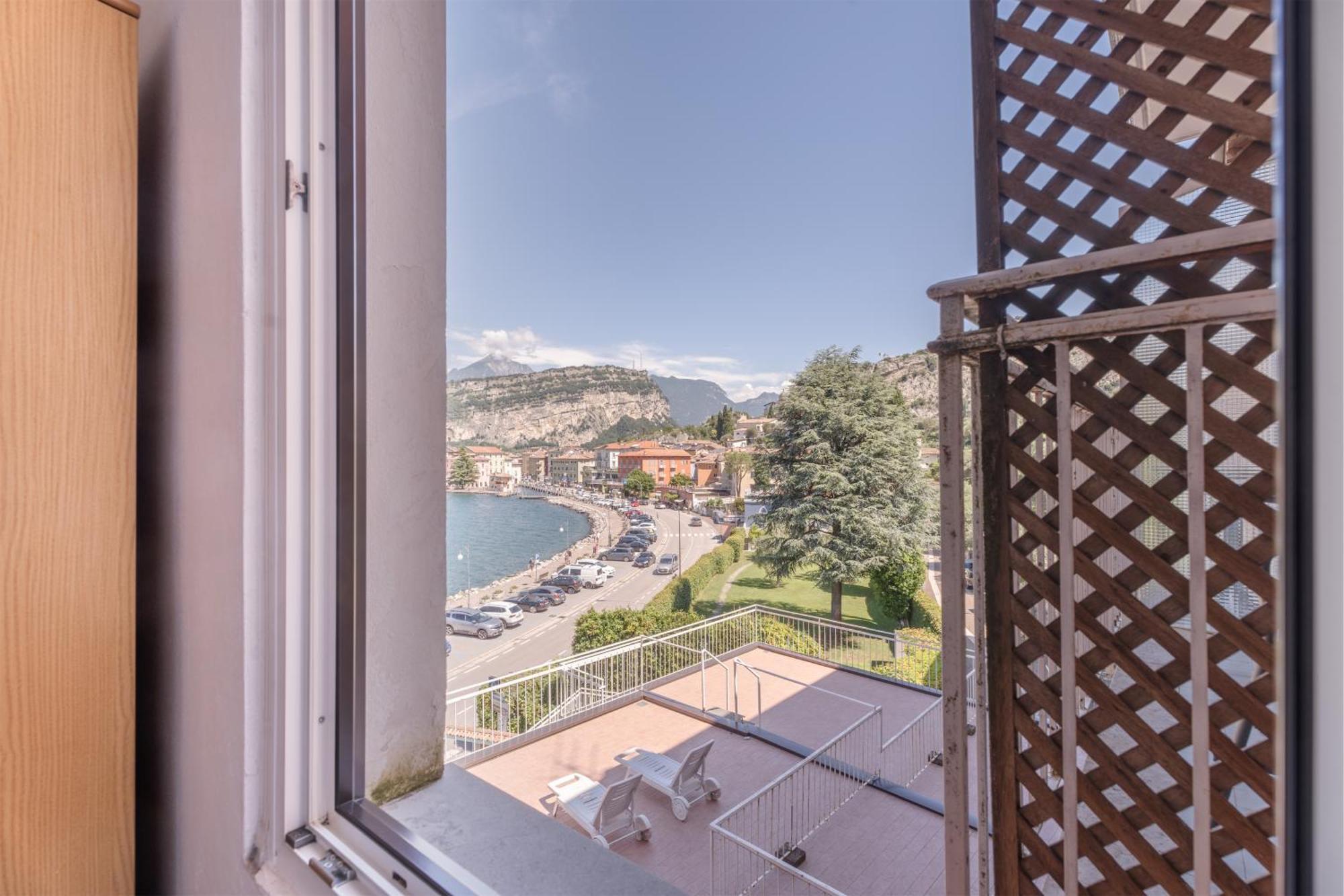 Lake Hotel Ifigenia 토르볼레 외부 사진
