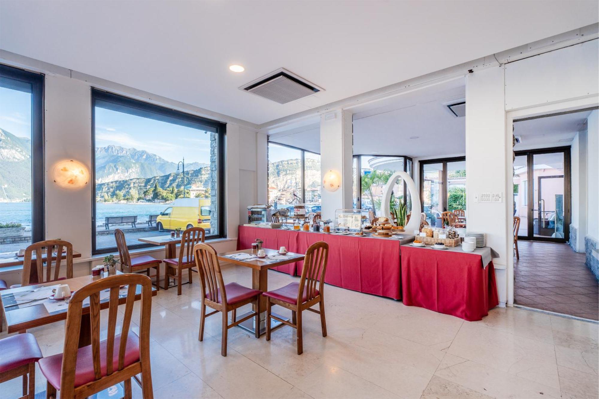 Lake Hotel Ifigenia 토르볼레 외부 사진