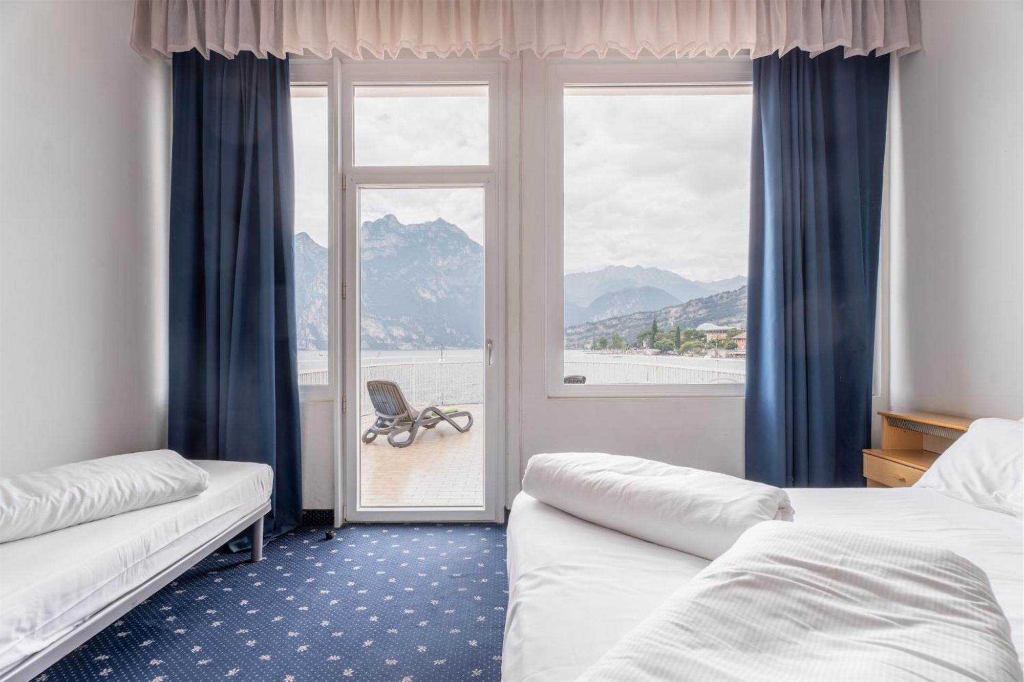 Lake Hotel Ifigenia 토르볼레 외부 사진