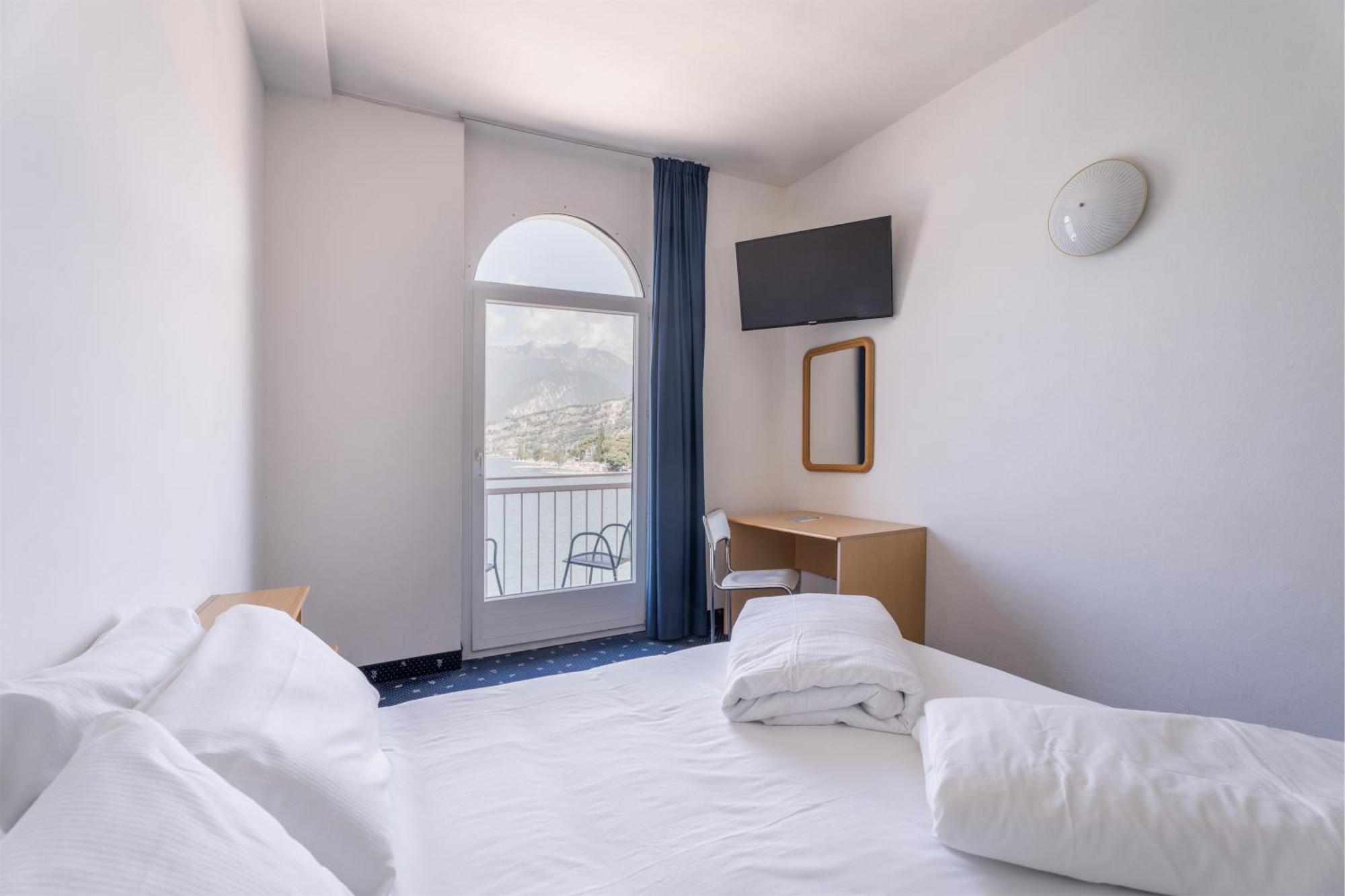 Lake Hotel Ifigenia 토르볼레 외부 사진