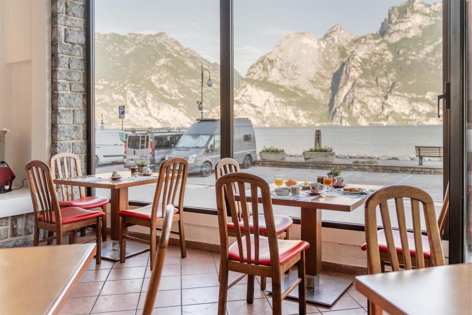 Lake Hotel Ifigenia 토르볼레 외부 사진