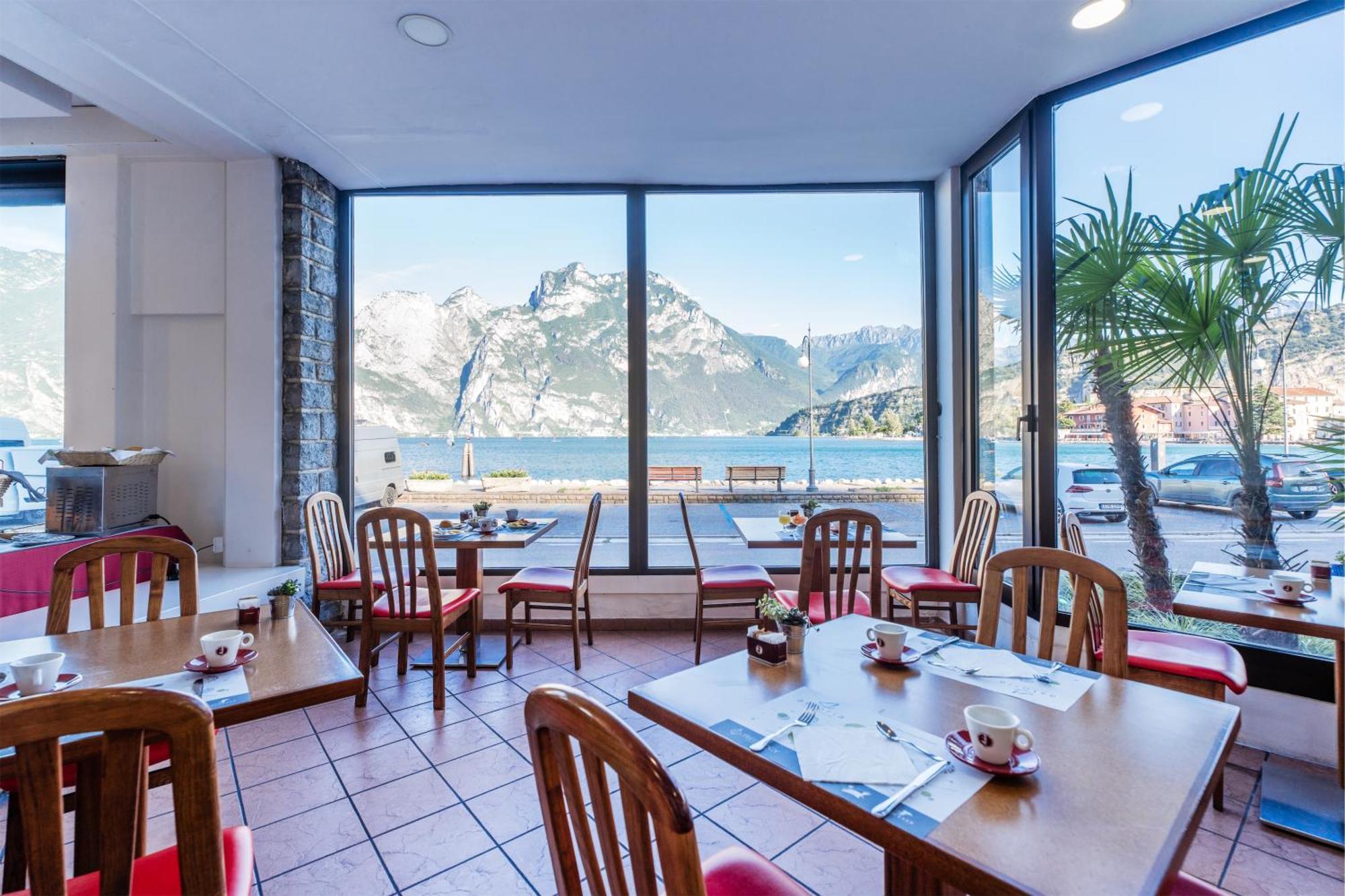 Lake Hotel Ifigenia 토르볼레 외부 사진